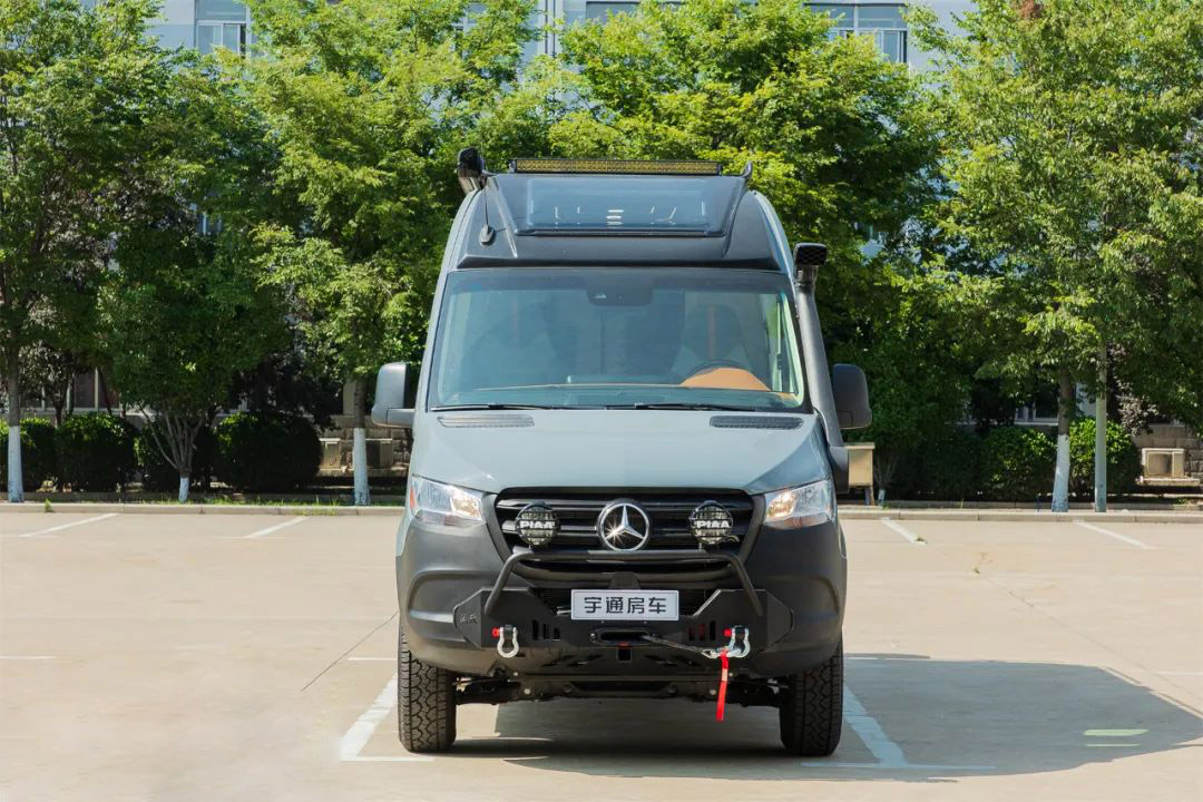 宇通全地形越野房车，3.0T动力配全时四驱，带独立航空座椅喜欢吗