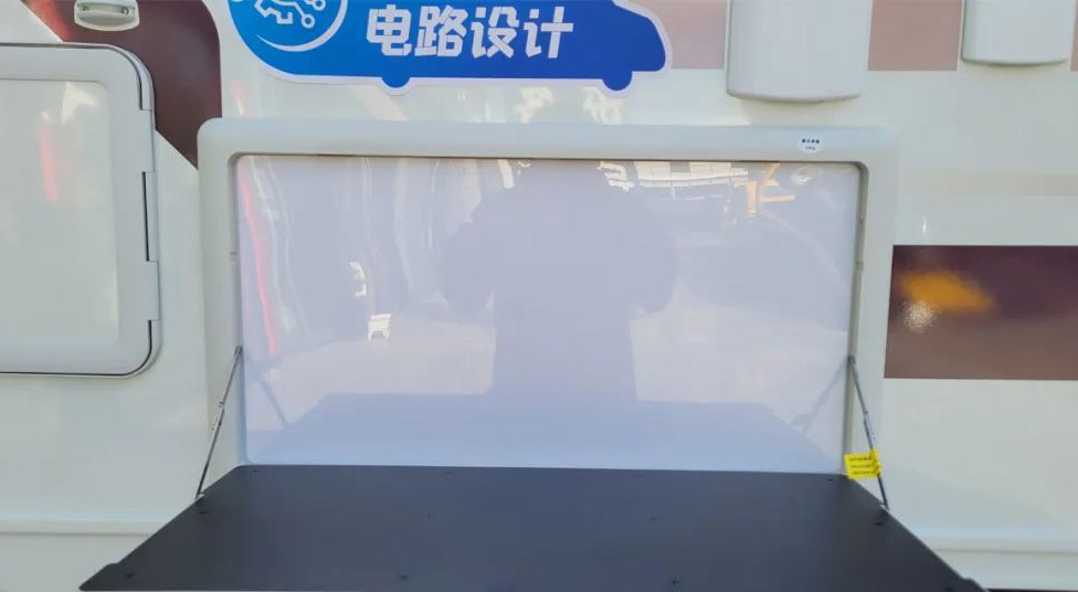 新款宇通鲲鹏双拓展畅享版房车！大厂生产颜值在线，安全方面也是内外兼顾