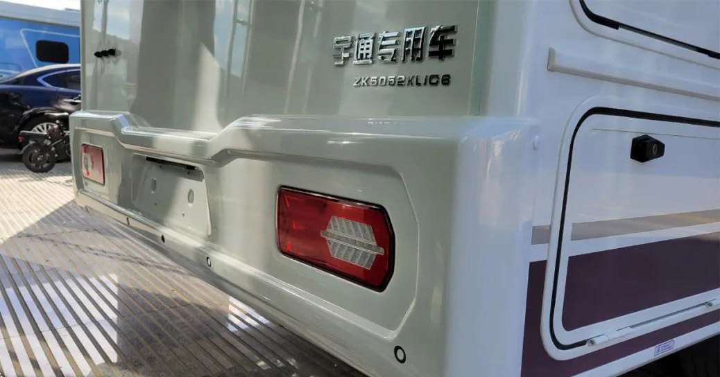 新款宇通鲲鹏双拓展畅享版房车！大厂生产颜值在线，安全方面也是内外兼顾