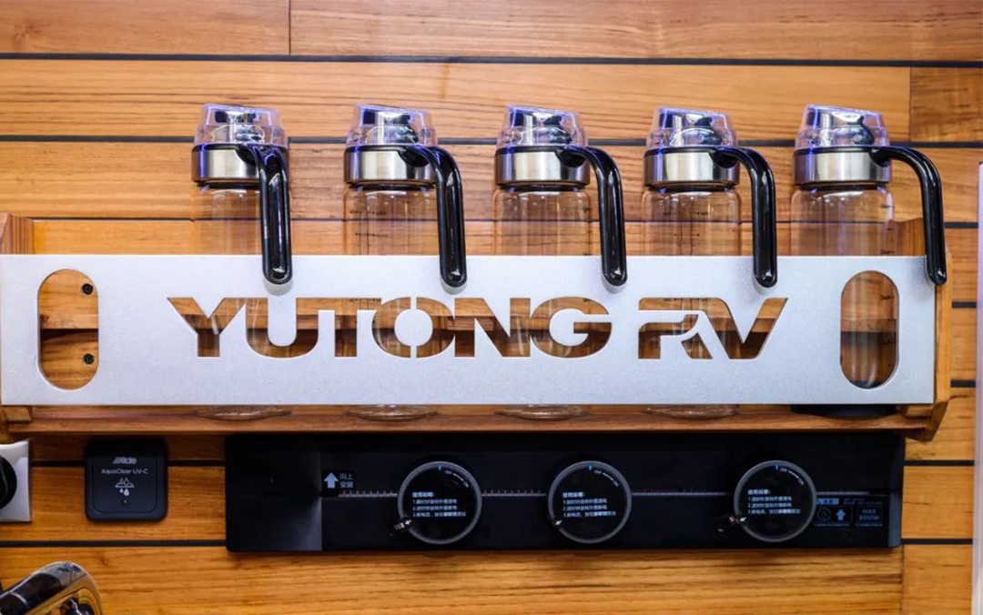 真正的宇通旗舰级房车！配10.6升动力四驱三把锁，只有C本也能开