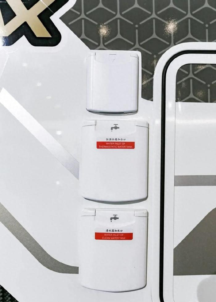 宇通C535旗舰版MAX房车 48V电路系统 功能丰富 高颜值大空间