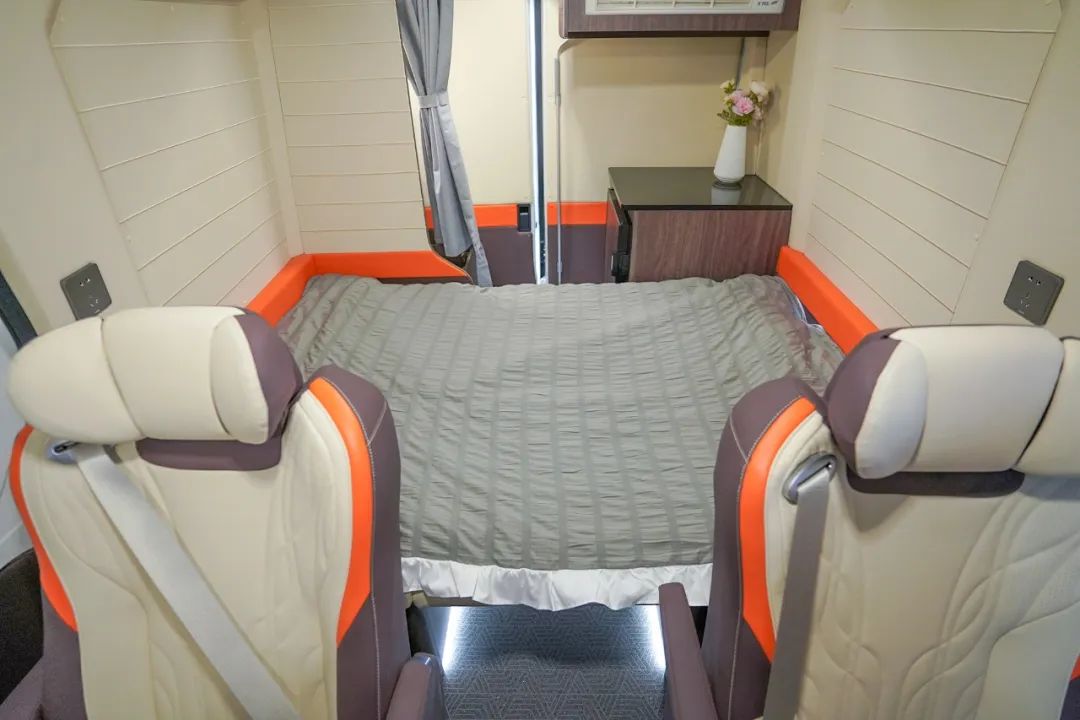 宜家宜商务，真正做到一车两用，B312商旅B型房车