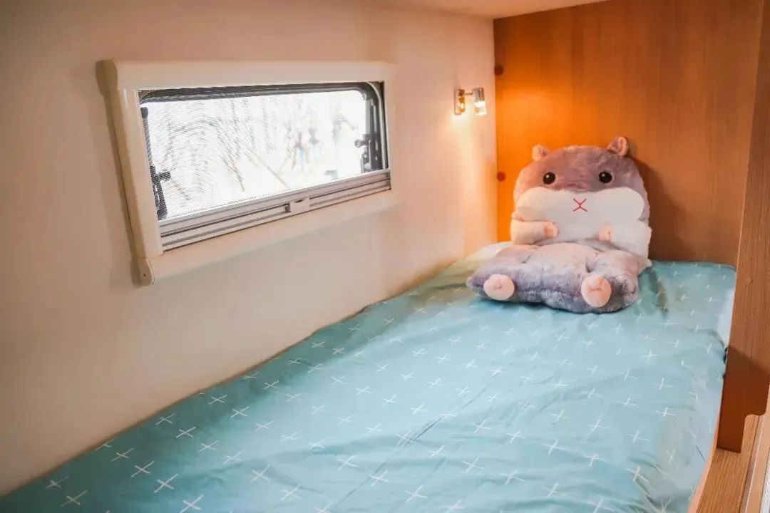 一个看得见更多风景的房间——T535舒适版营地版拖挂房车