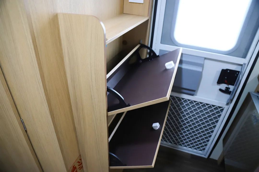 大空间、舒适感、自由度，宇通T310公路版拖挂房车