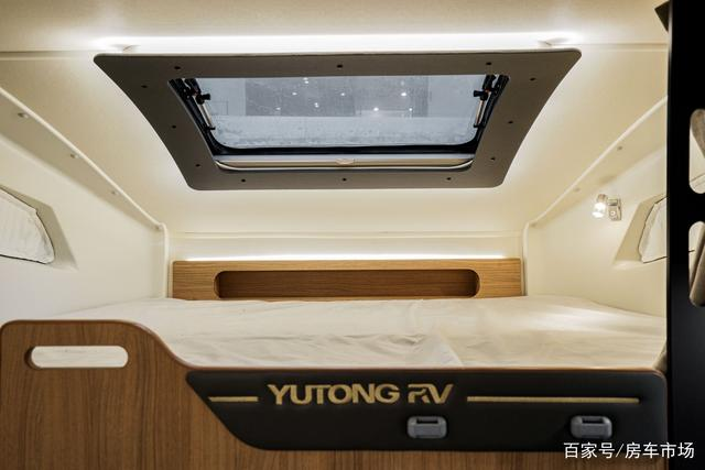 宇通C535双拓展房车，基于依维柯6.5T底盘，承载力加强售价69.8万