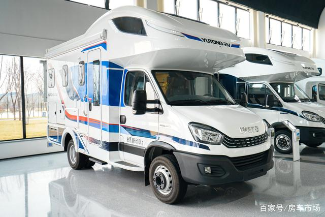 宇通C535双拓展房车，基于依维柯6.5T底盘，承载力加强售价69.8万