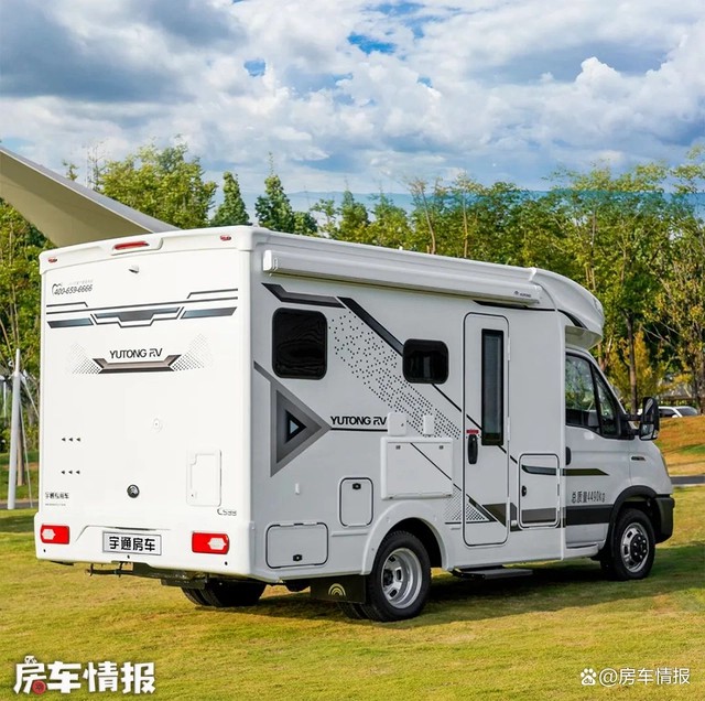 适合4口之家的宇通房车，高度不到2.9米做工出色，还能选航空座椅