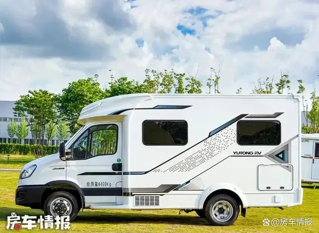 适合4口之家的宇通房车，高度不到2.9米做工出色，还能选航空座椅