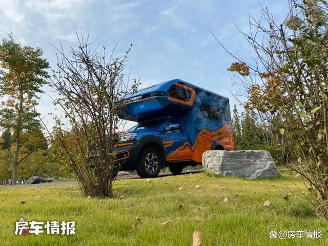 宇通新款皮卡房车来啦！2.3T柴油机+8AT四驱带后锁，越野旅行兼得