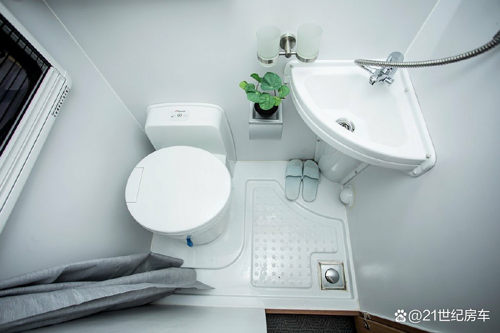 48V行车充电有保障，人性化配置突出，宇通C311豪享版房车上市