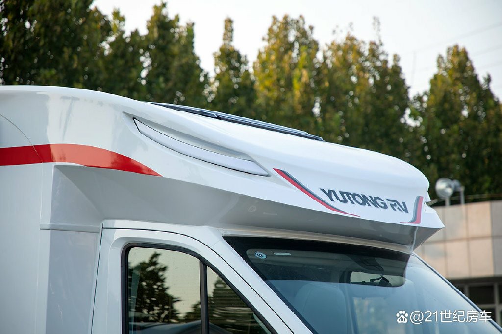 48V行车充电有保障，人性化配置突出，宇通C311豪享版房车上市