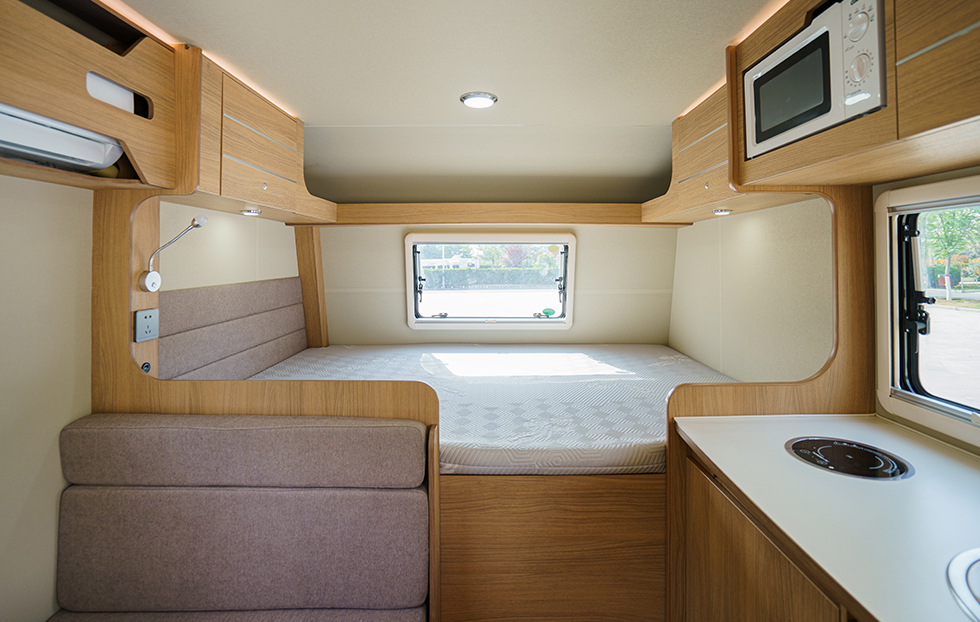 宇通房车t511h公路版拖挂前横床布局—轻松驾驭,放心行驶