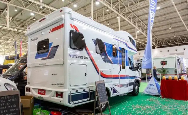 宇通C535旗舰版双拓展房车 精品内饰 诠释高品质车旅生活