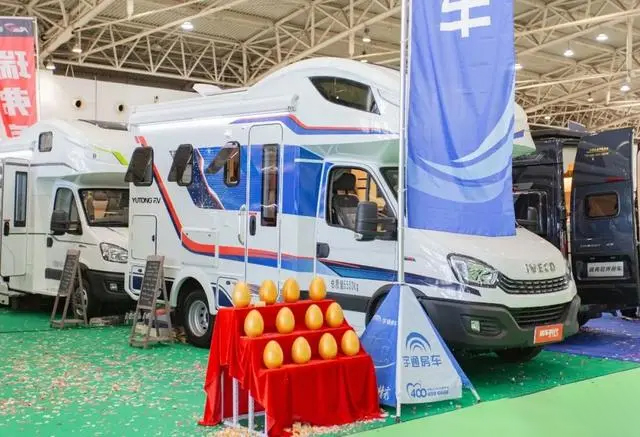 宇通C535旗舰版双拓展房车 精品内饰 诠释高品质车旅生活