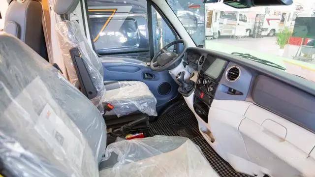 宇通C535旗舰版双拓展房车 精品内饰 诠释高品质车旅生活