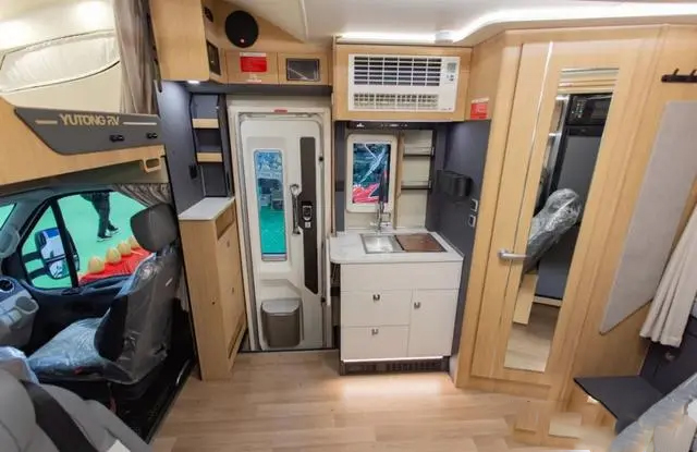 宇通C535旗舰版双拓展房车 精品内饰 诠释高品质车旅生活